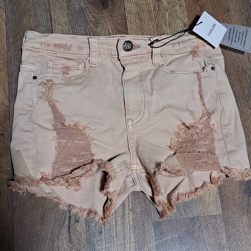 Sneak Peek Frayed Rose-Beige Distressed Denim Shorts Size Small NWT